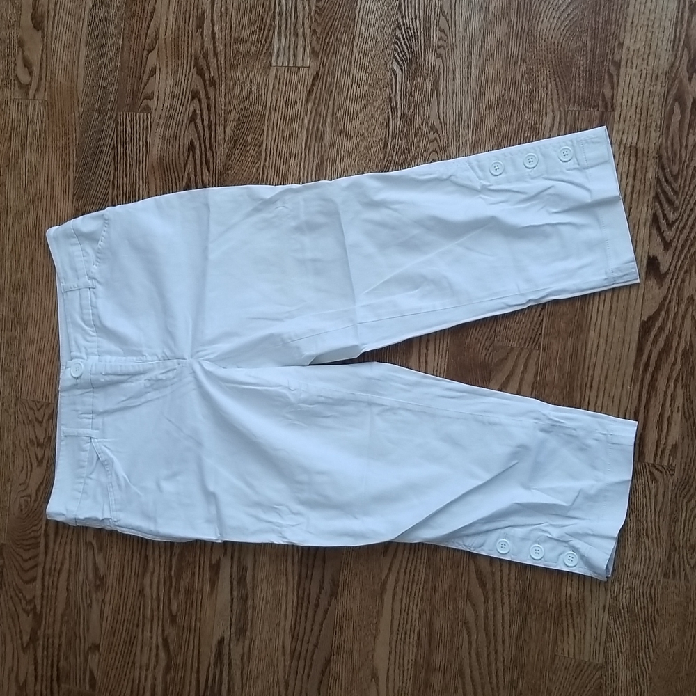 (12) Dalia Cotton Blend Bright White Capris Cottagecore Comfy Casual Neutral